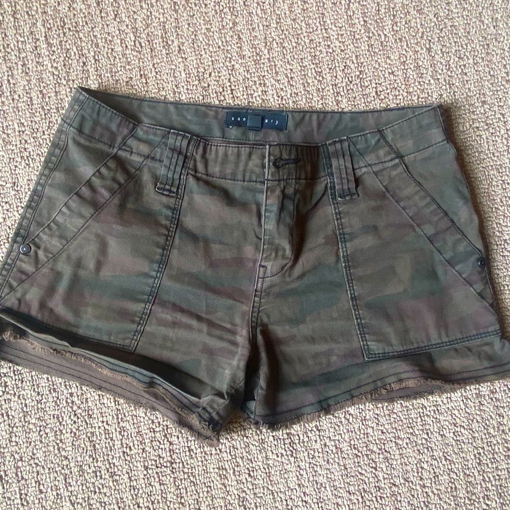 Sanctuary camo shorts